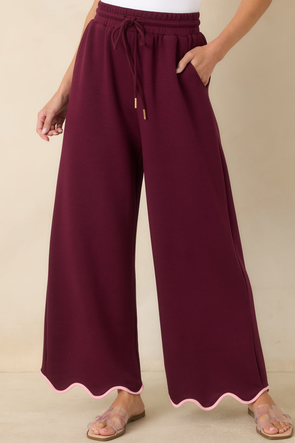Burgundy-Knit-Pants-With-Relaxed-Fit-And-Pockets