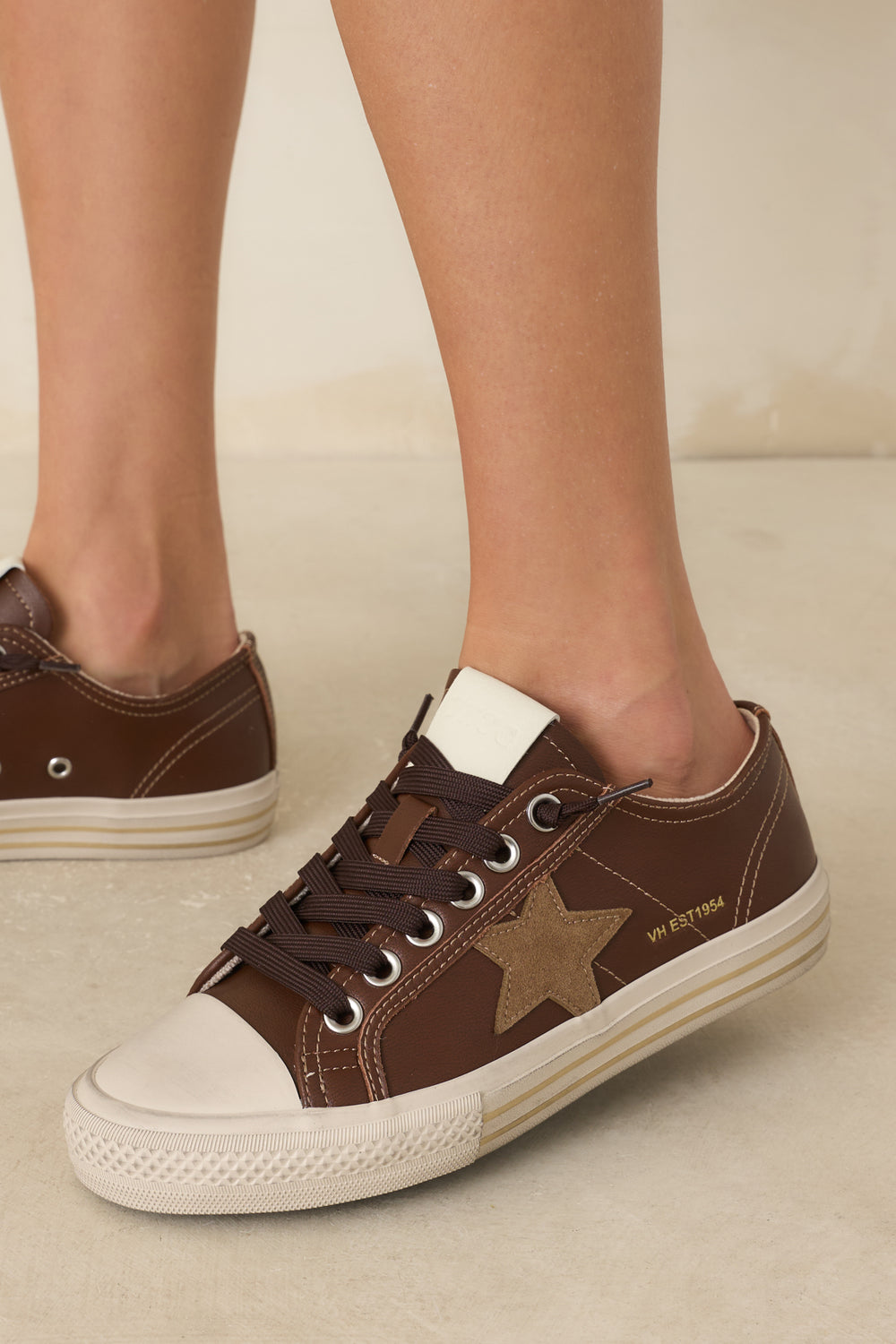 Chocolate-Brown-Low-Top-Sneakers-With-Suede-Star