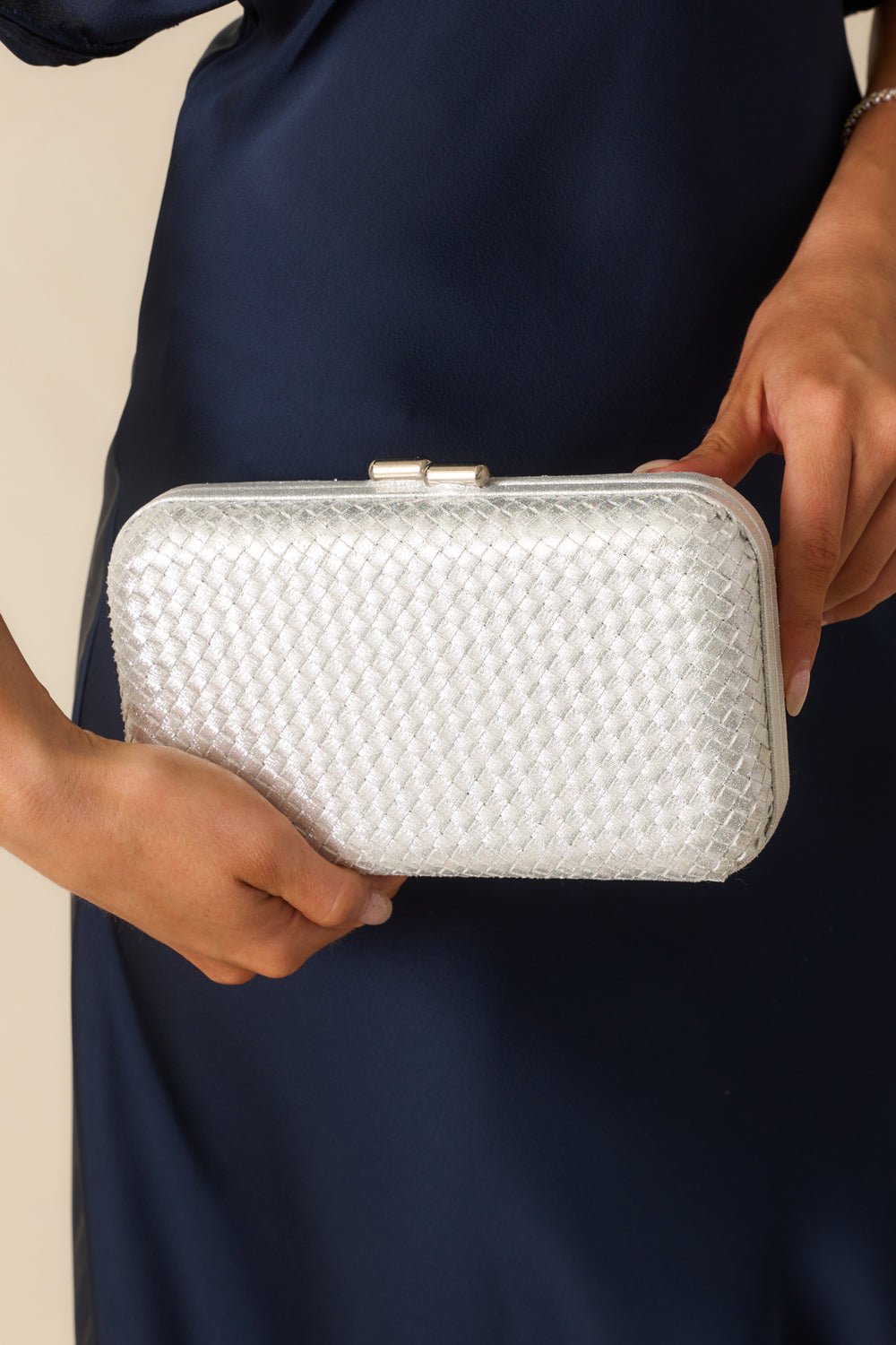 Close-Up-Detail-Clutch-Woven-Surface-Clasp-Polished-Silver-Finish