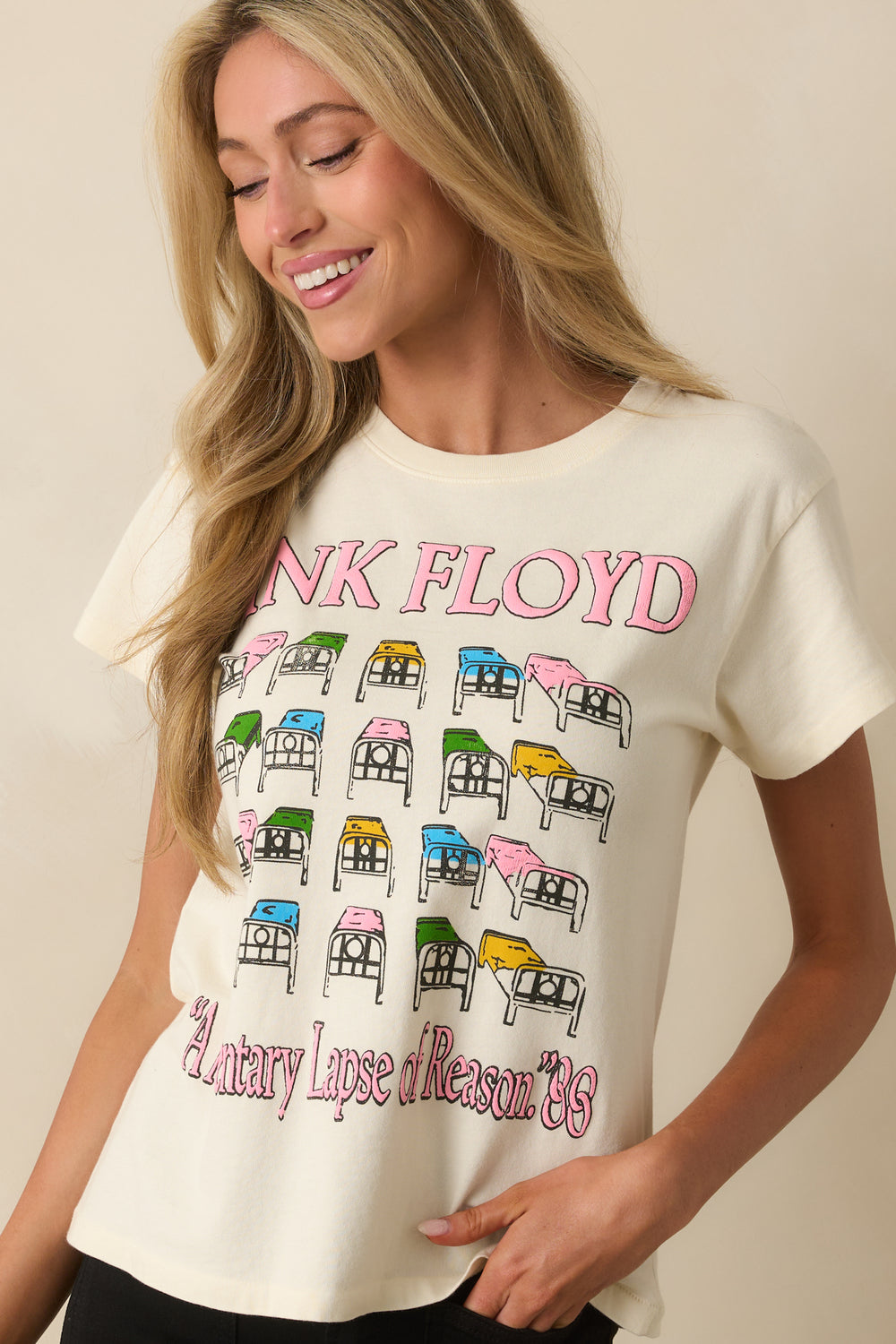 Cropped-Angled-View-Crew-Neckline-Upper-Front-Graphic