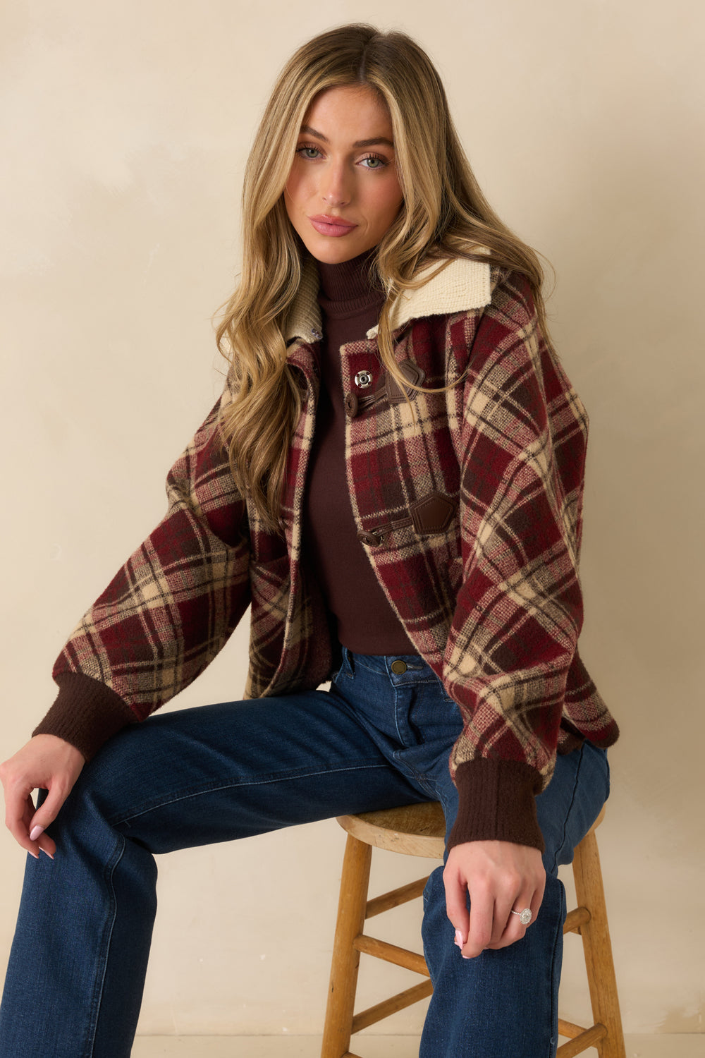Cropped-Torso-View-Highlighting-Fold-Over-Knit-Collar