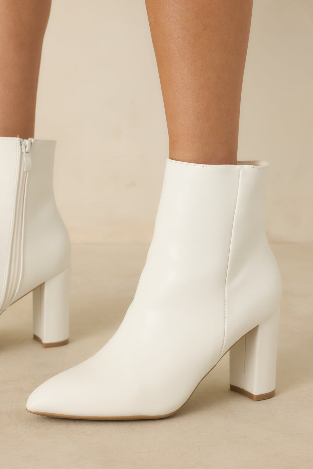 Detailed-Close-Up-Showcasing-The-Outer-Seam-Stitching