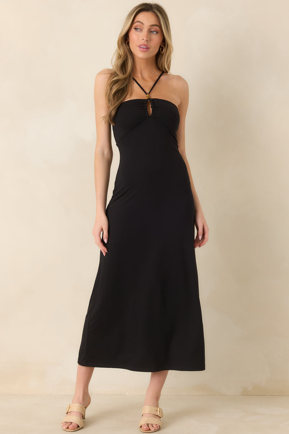 Fitted-Maxi-Dress-With-Halter-Neckline-And-Delicate-Straps