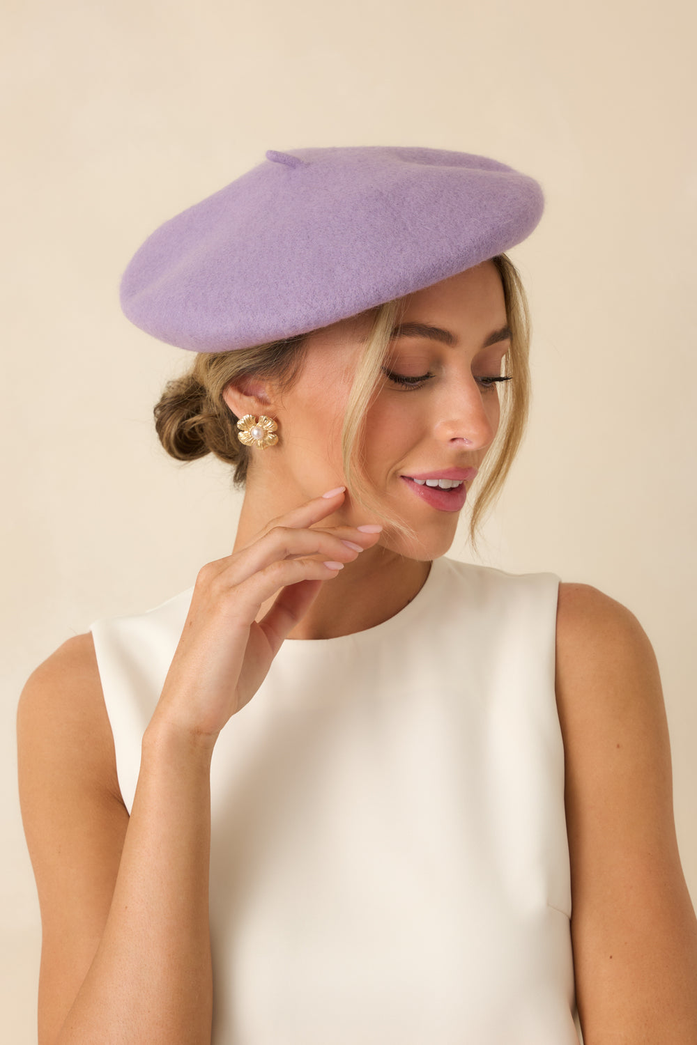 Front-View-Of-The-Lavender-Beret-Featuring-A-Wool-Fabric