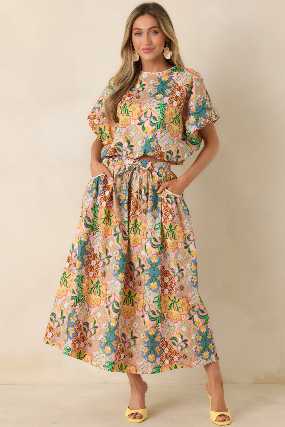 Relaxed-Cotton-Top-With-Dolman-Sleeves-And-Bloused-Balloon-Hem