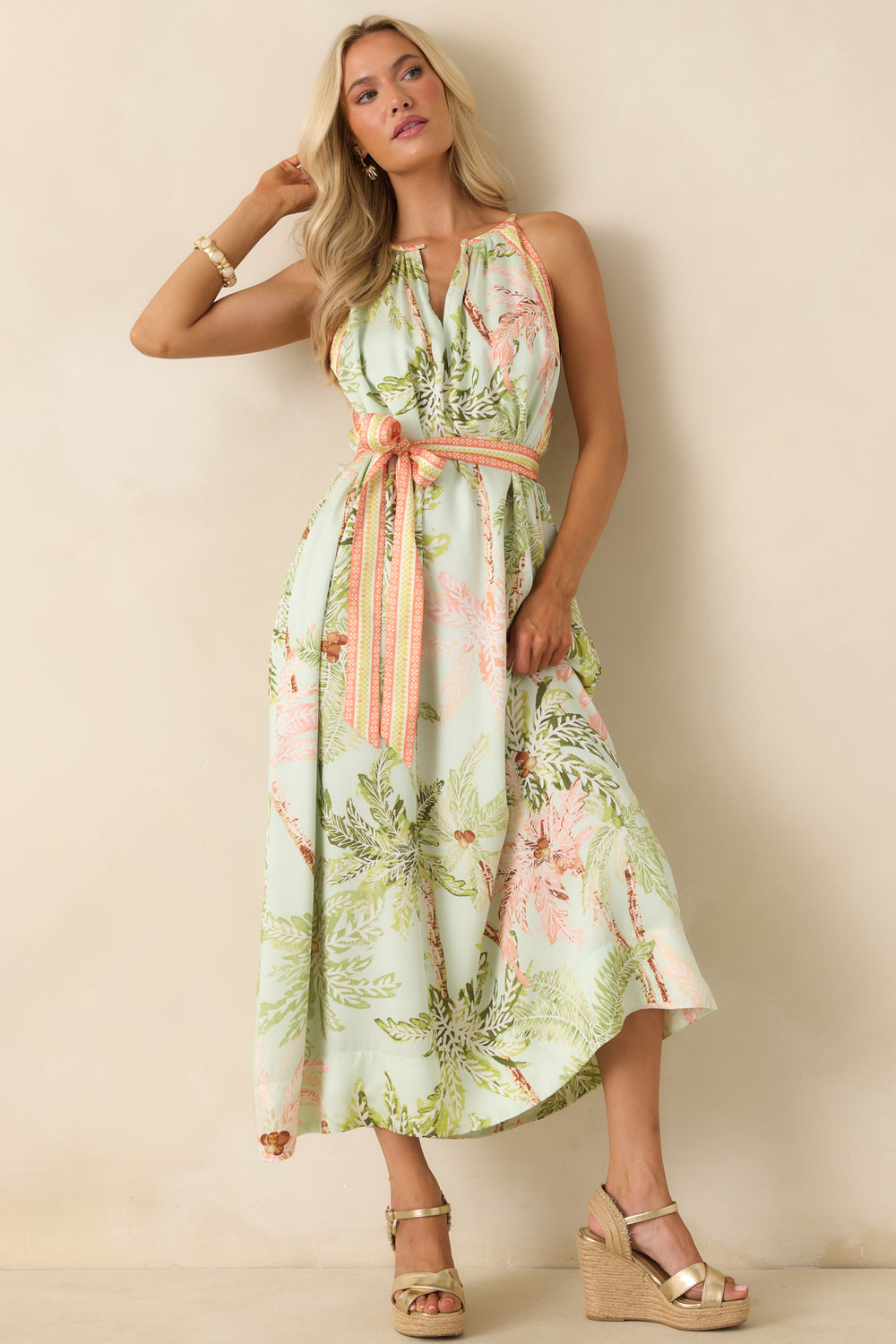 Sleeveless-Flowing-Maxi-Dress-Featuring-A-Gathered-Neckline