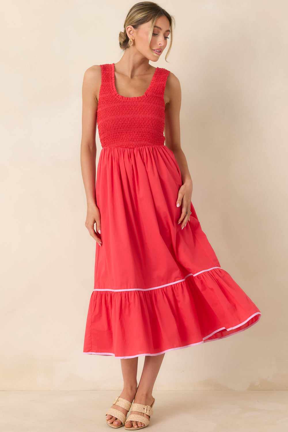 Sleeveless-Red-Cotton-Dress-With-A-Flowing-Tiered-Silhouette