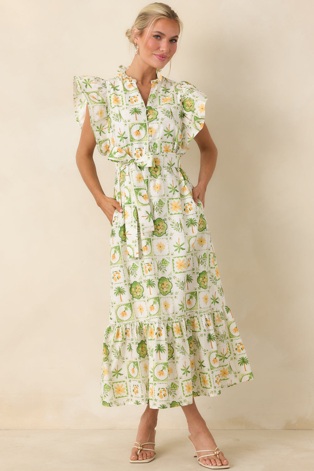 Tropical-Maxi-Dress-With-Playful-Print-And-Tiered-Silhouette