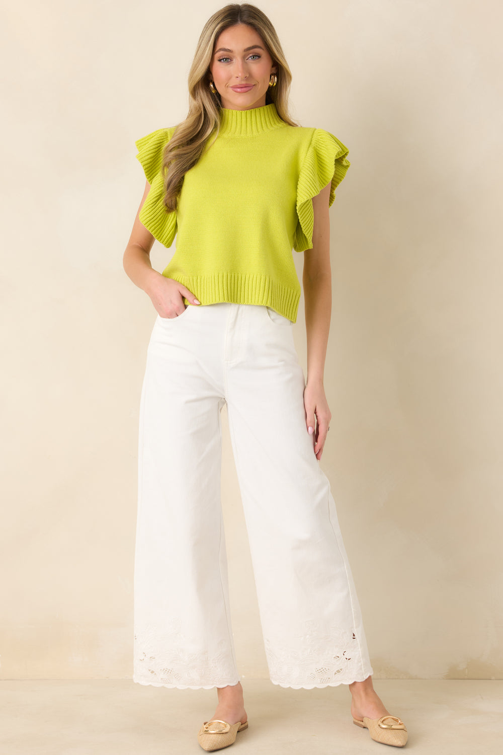 Yellow-Green-Knit-Top-With-A-Ribbed-Hem-And-Neckline